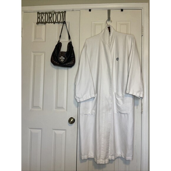 Monarch Cypress Luxury Spa Robe White High Quality Heavy Comfy OS - Picture 1 of 8